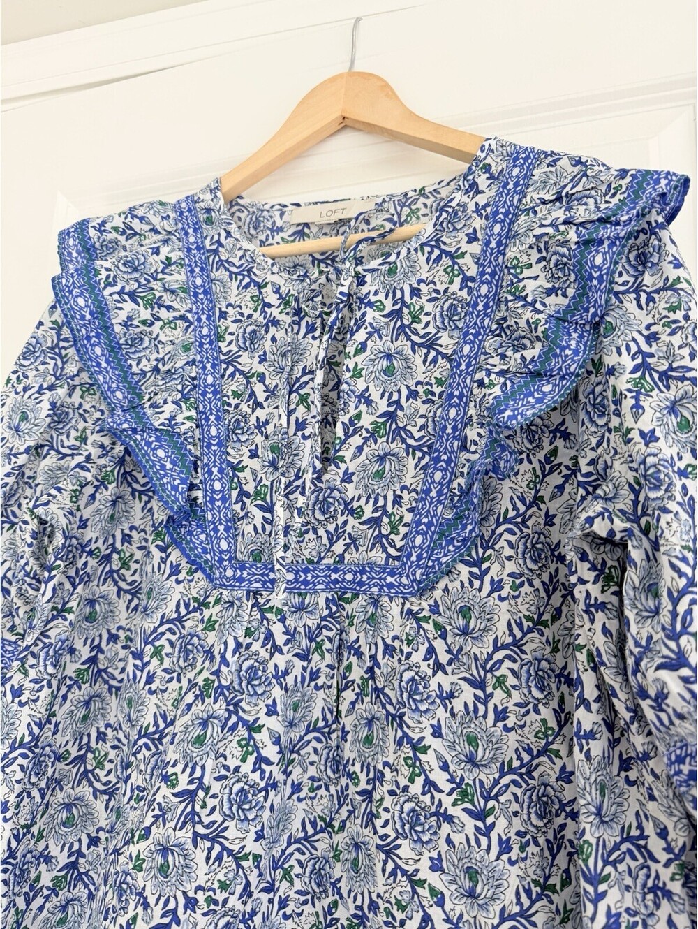 LOFT Blue Floral Ruffle Blouse Boho Peasant Top Size L Chic Cottagecore Feminine